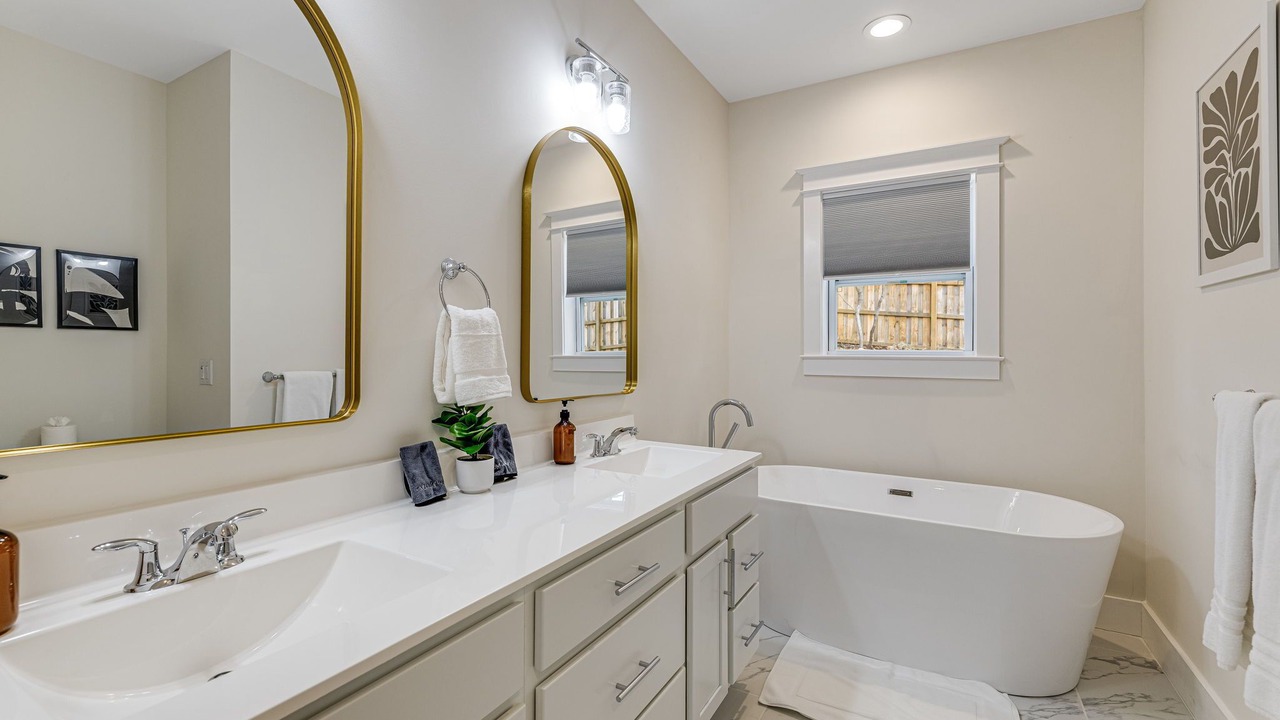 Photo of Bathroom in Fairview