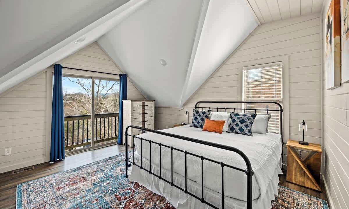 Photo of Bedroom in Sevierville
