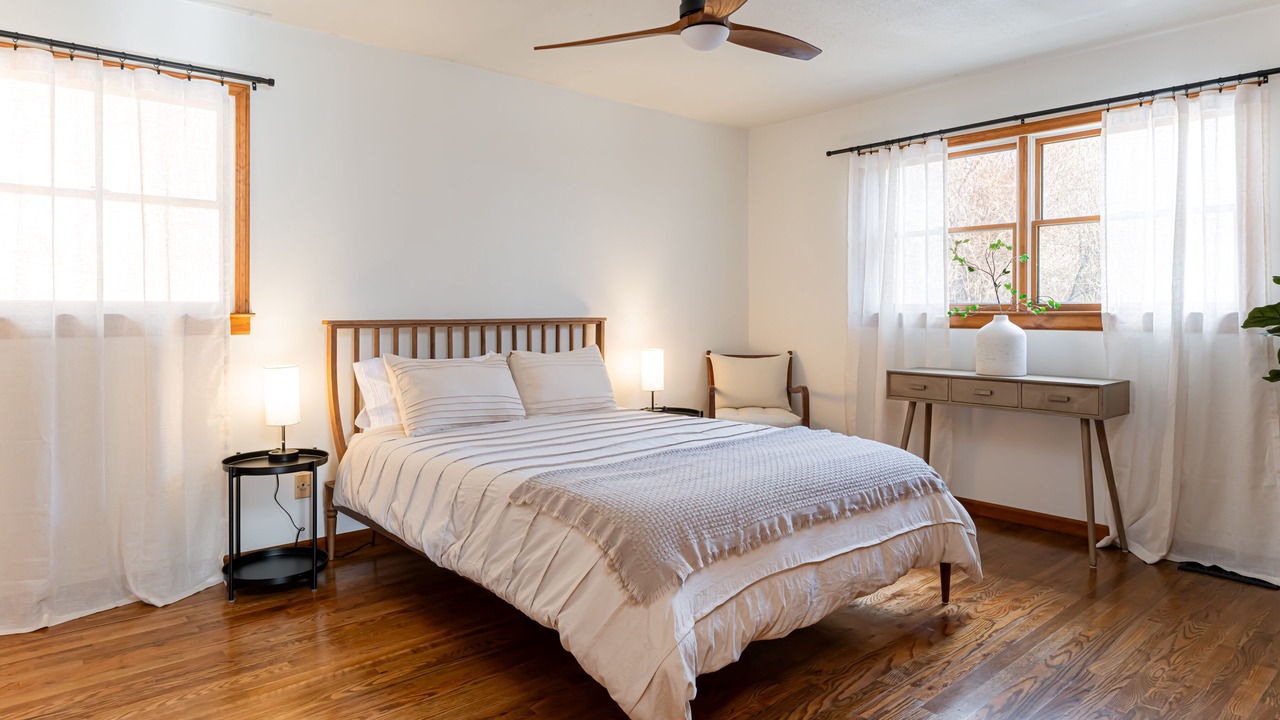 Photo of Bedroom in Burnsville
