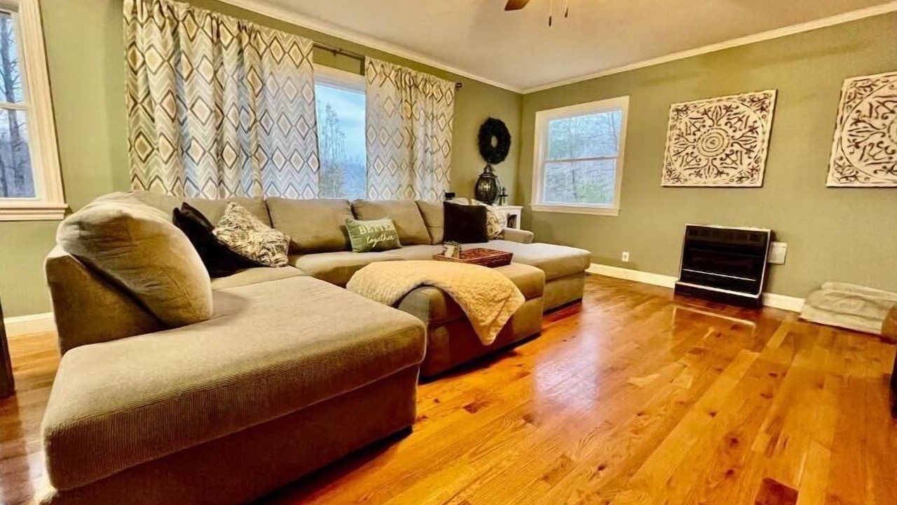 Photo of Livingroom in Mill Spring