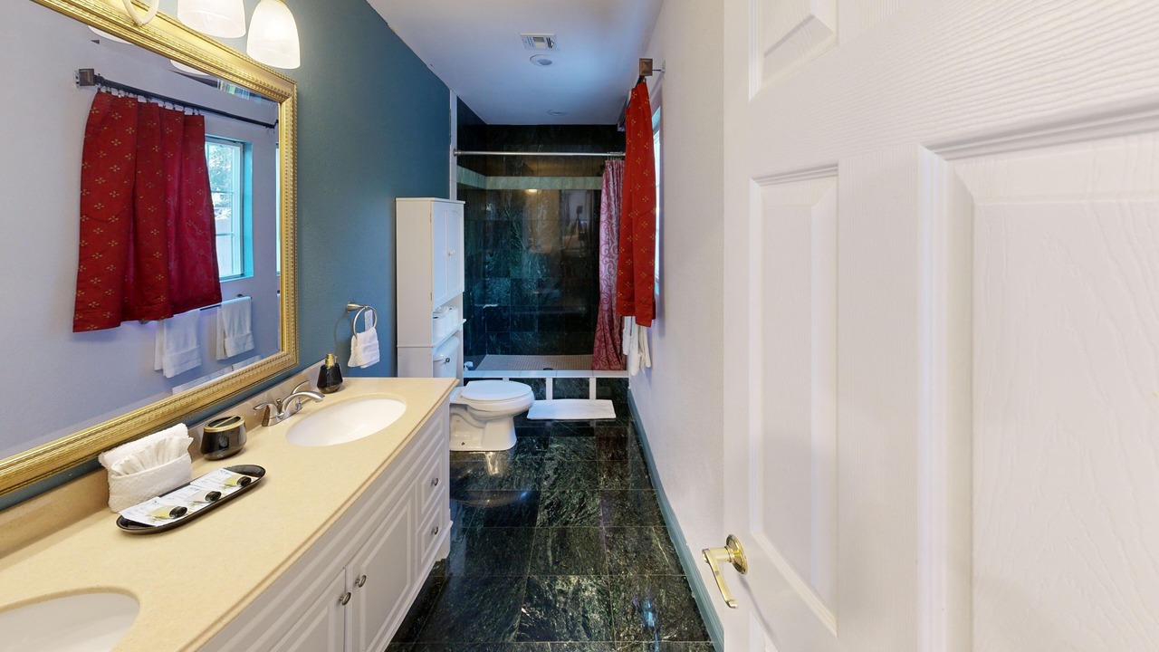 Photo of Bathroom in Glen Heather Estates