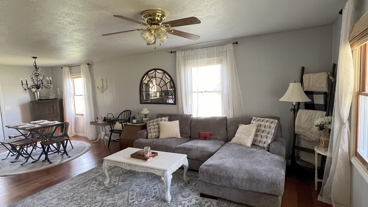 Photo of Livingroom in Hampton