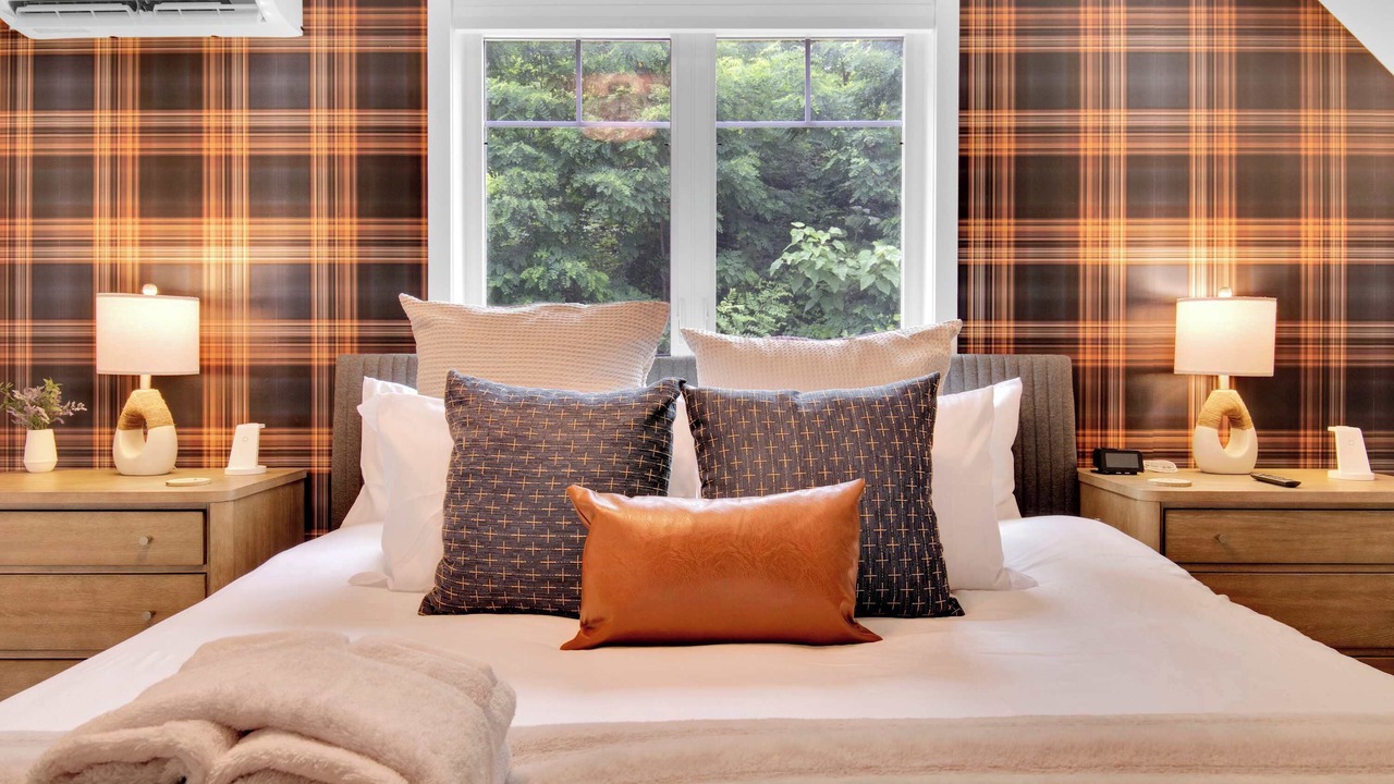 Photo of Bedroom in Swannanoa
