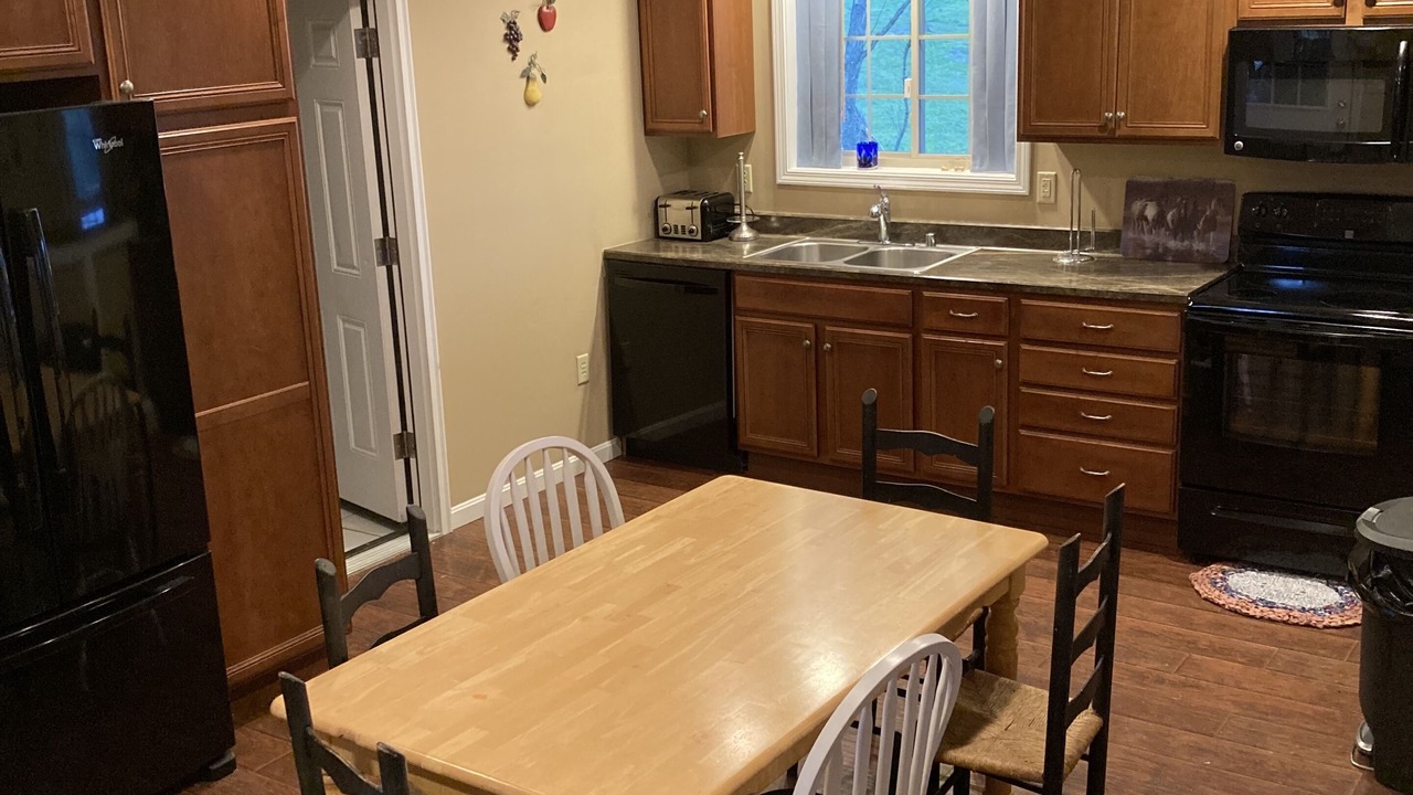 Photo of Bedroom in Crittenden