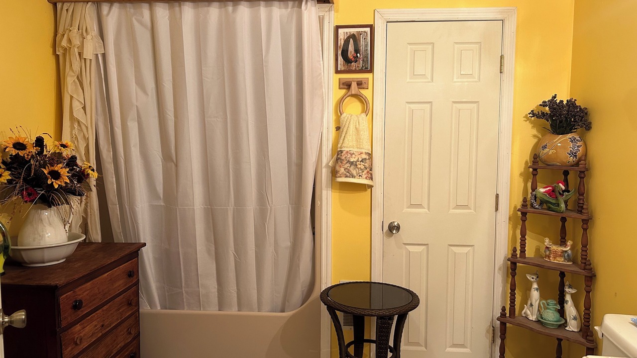 Photo of Bathroom in Frametown