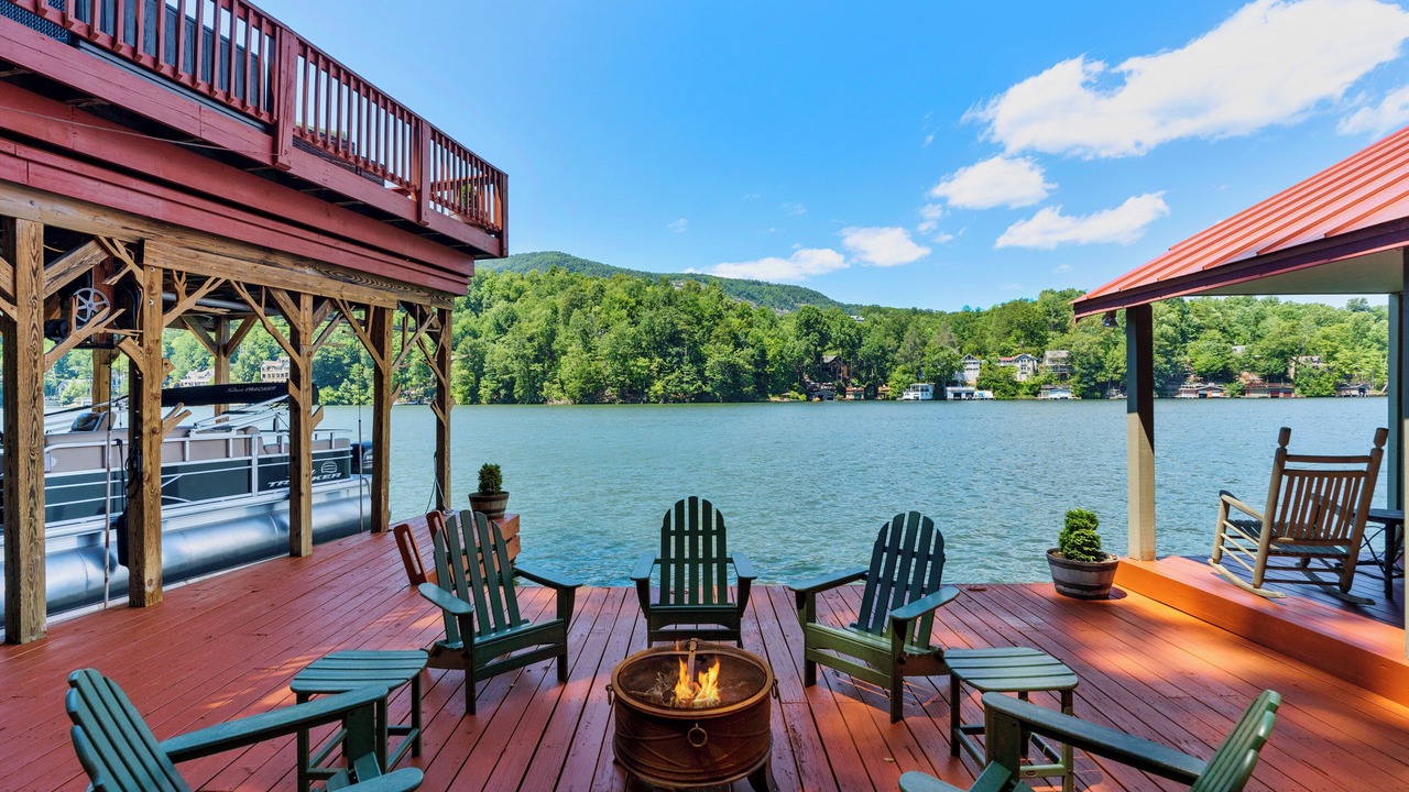 Photo of Patio Balcony in Lake Lure