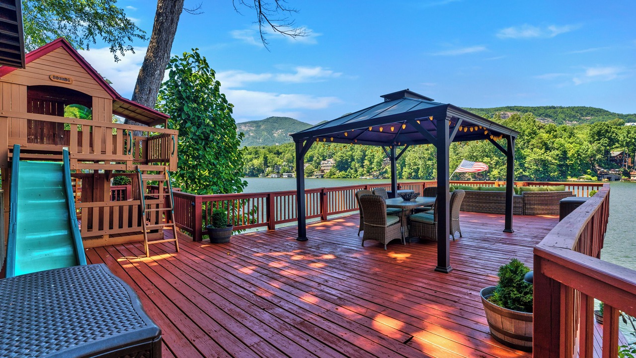 Photo of Patio Balcony in Lake Lure