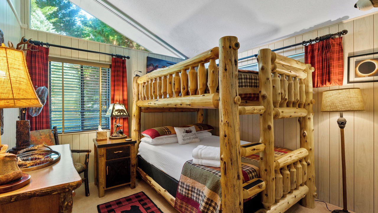 Photo of Bedroom in Lake Lure