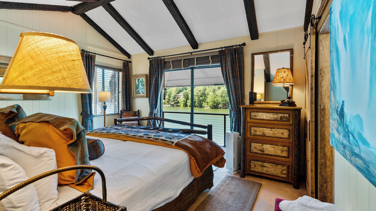 Photo of Bedroom in Lake Lure
