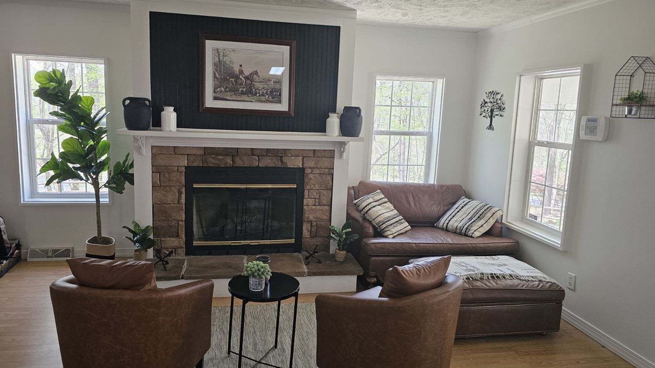 Photo of Livingroom in Rutherfordton