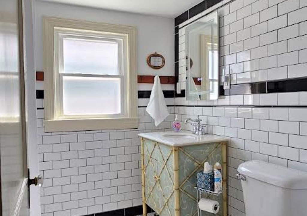 Photo of Bathroom in Morehead