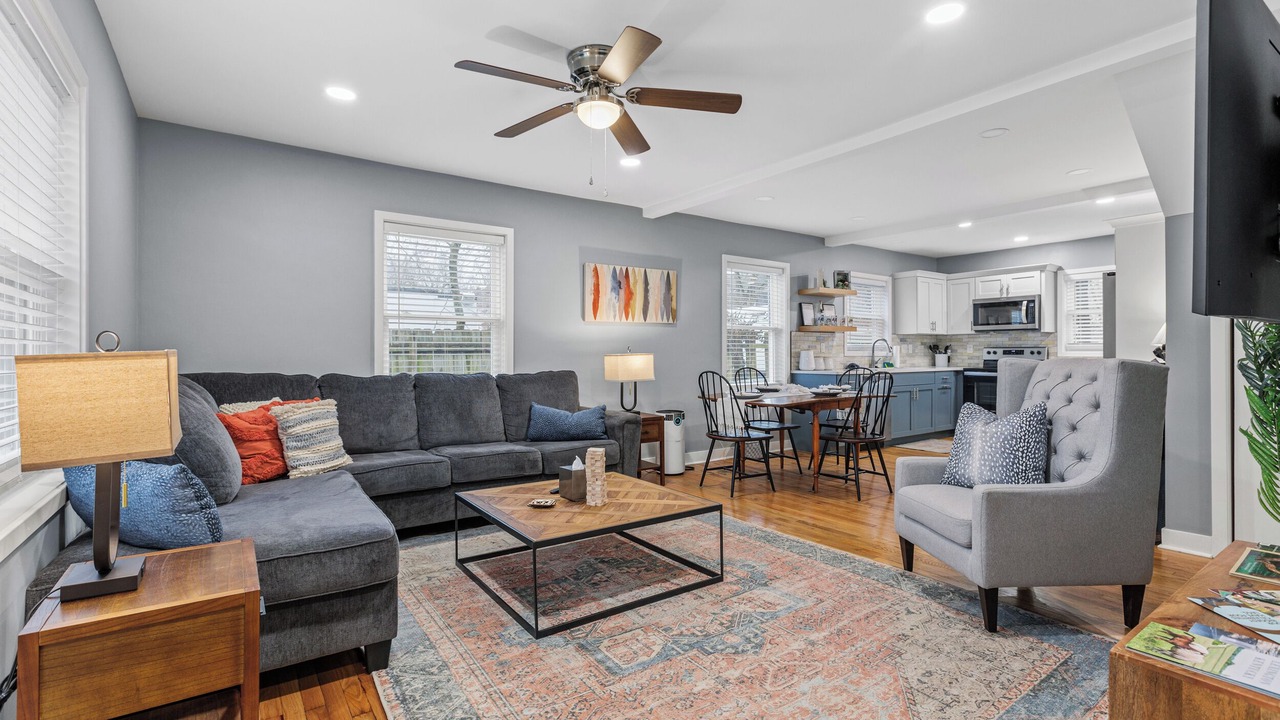 Photo of Livingroom in Northside District