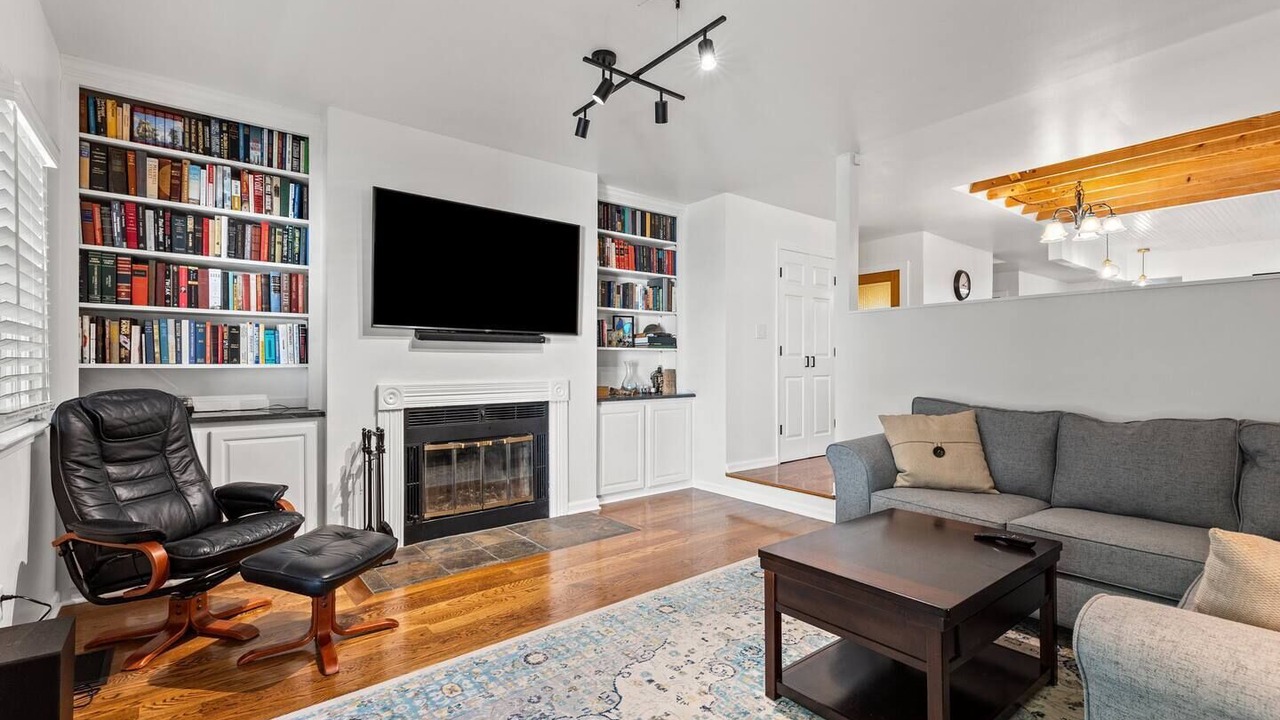 Photo of Livingroom in Historic South Hill