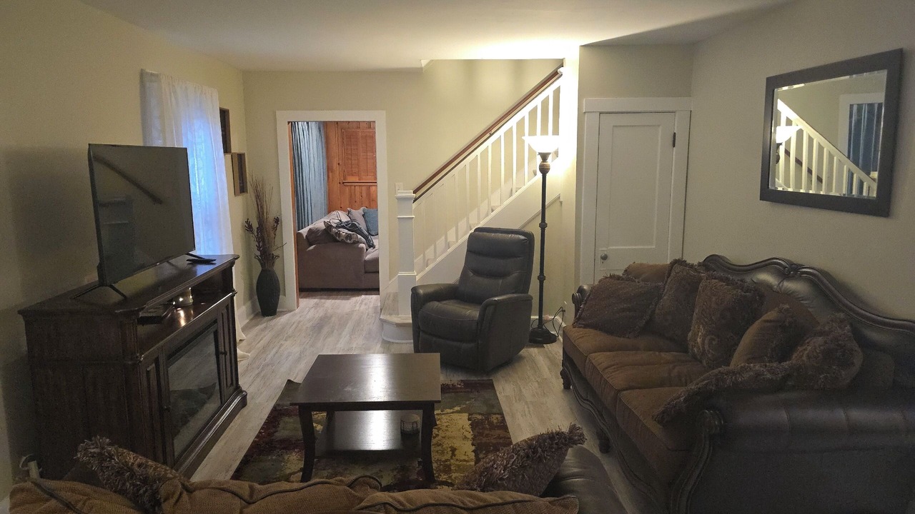 Photo of Livingroom in Charlton Heights