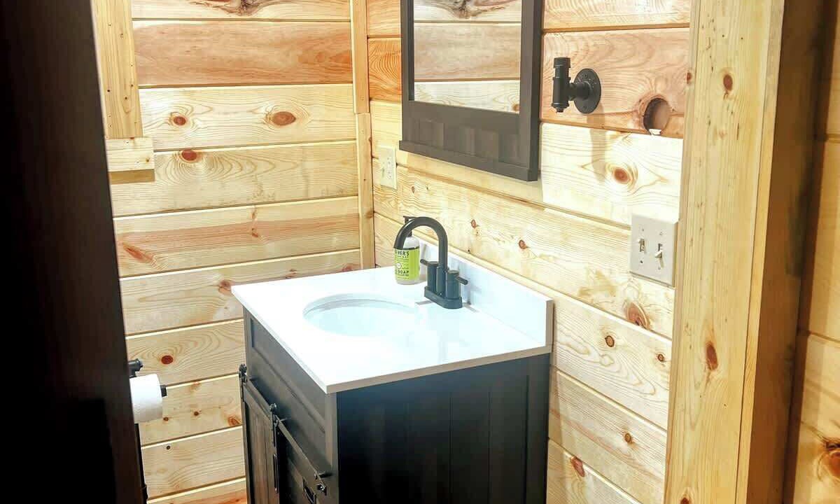 Photo of Bathroom in Campton