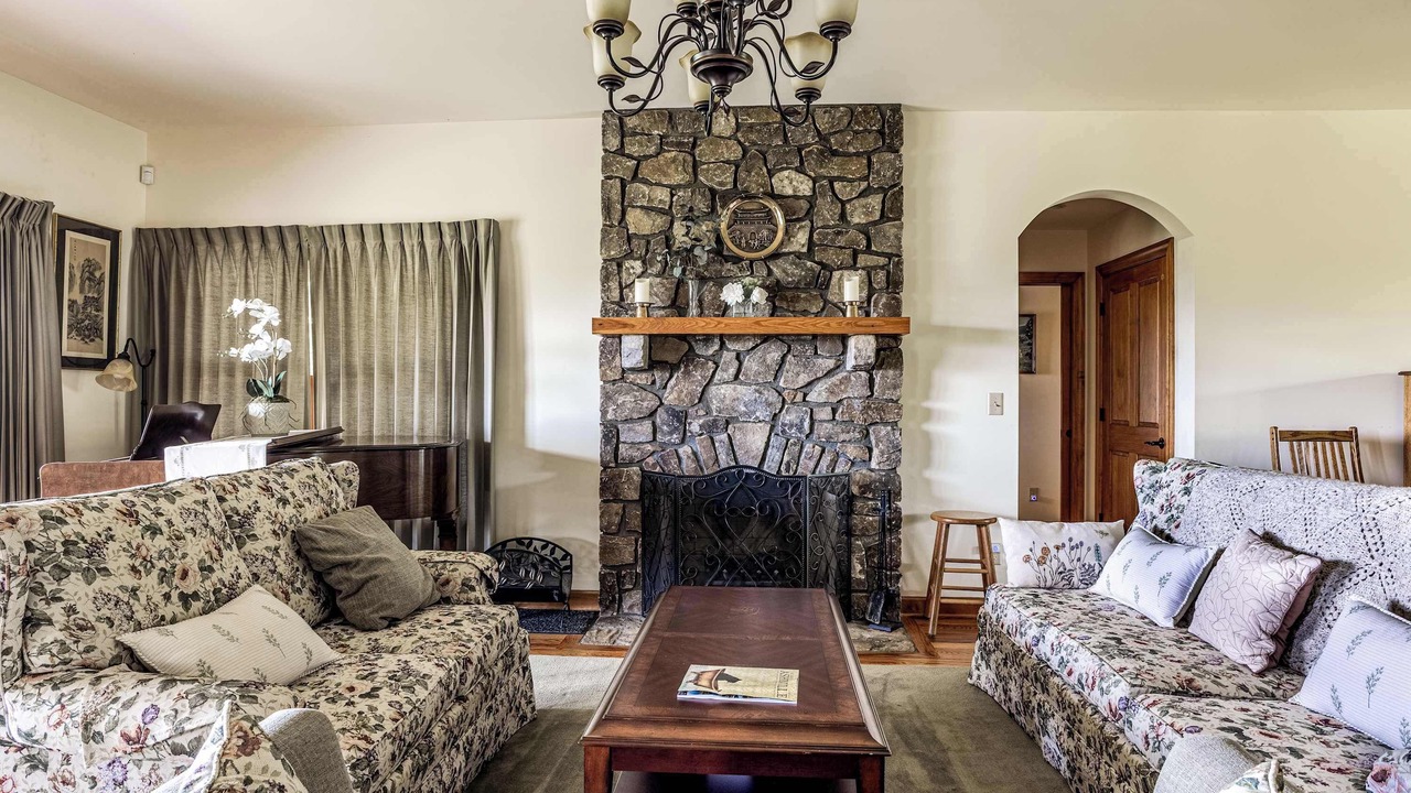 Photo of Livingroom in Black Mountain