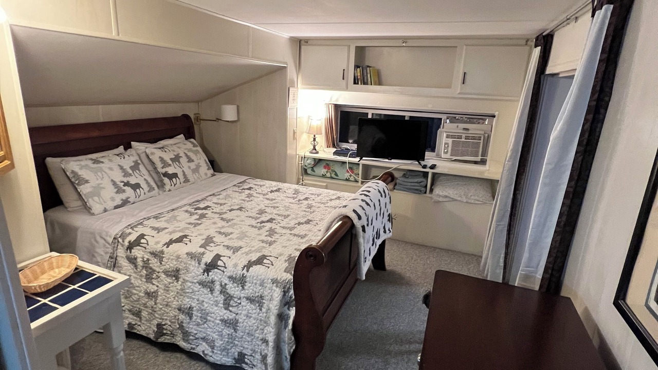 Photo of Bedroom in Newland