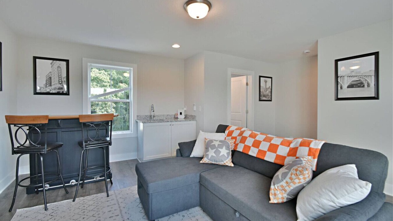 Photo of Livingroom in Knoxville