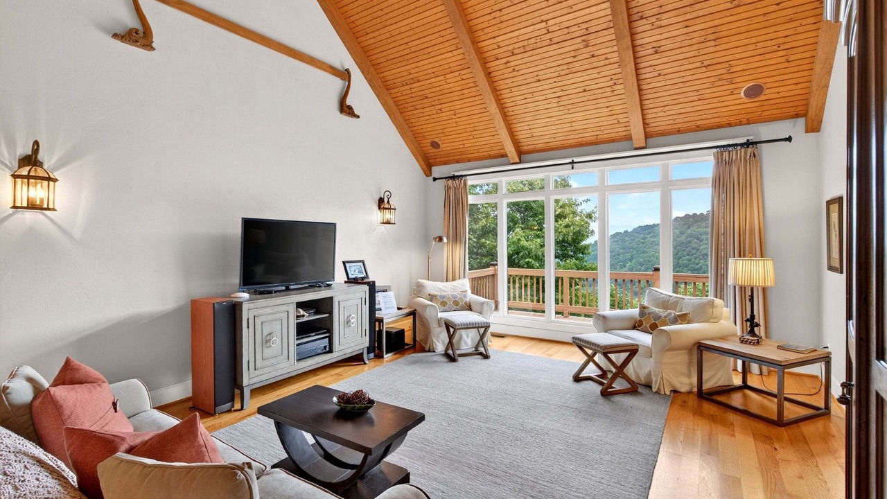 Photo of Bedroom in Laurel Ridge