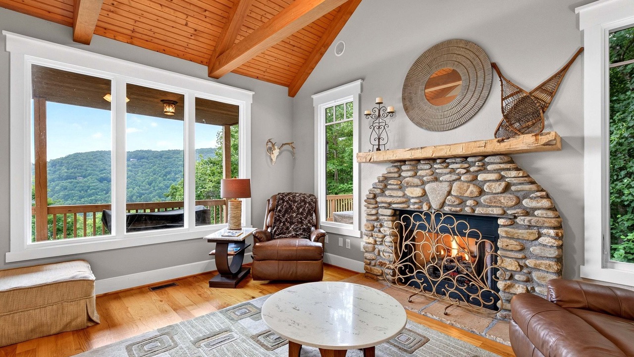 Photo of Livingroom in Laurel Ridge