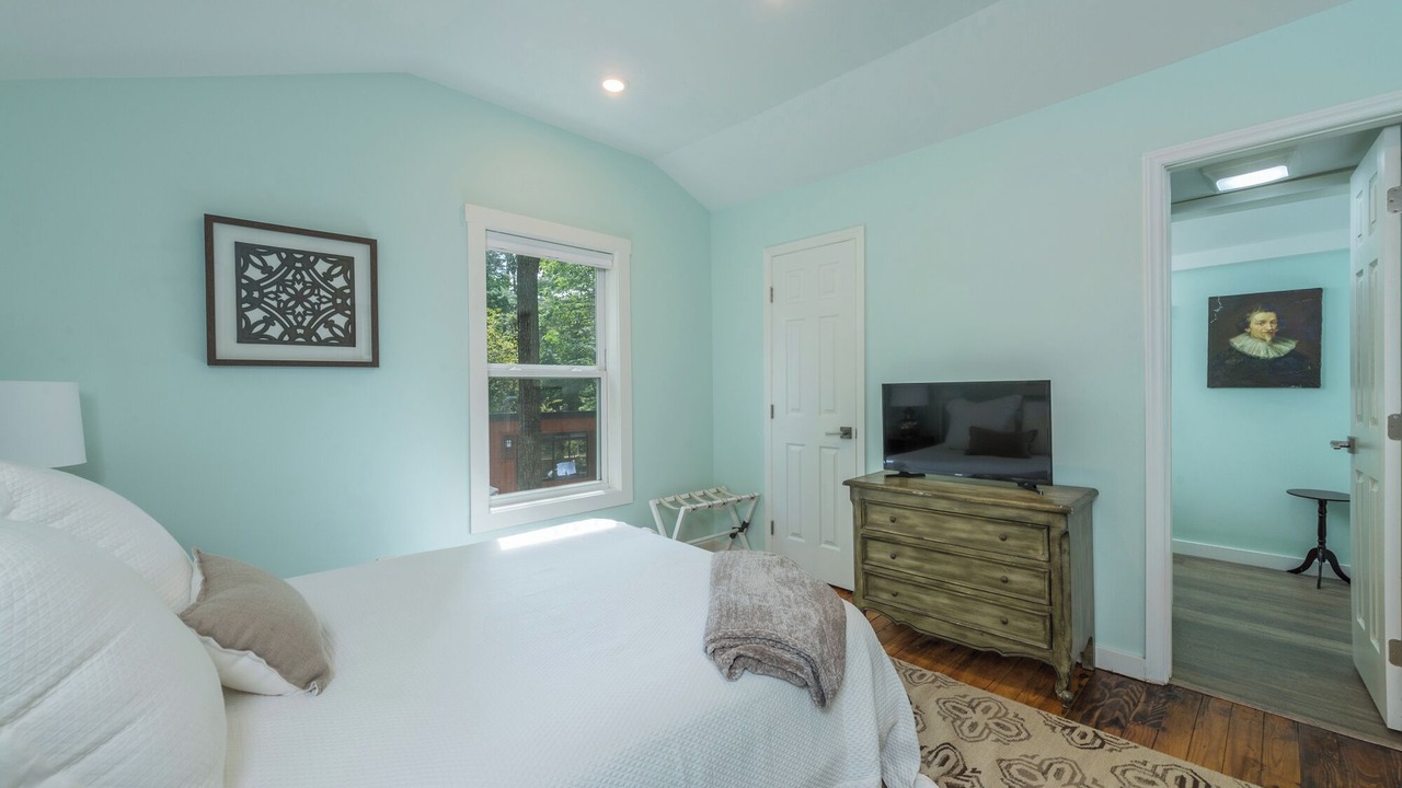 Photo of Bedroom in Black Mountain