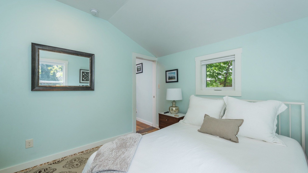 Photo of Bedroom in Black Mountain