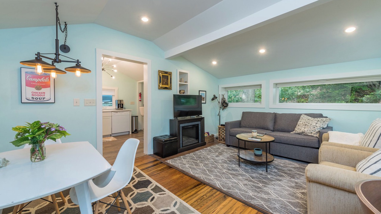 Photo of Livingroom in Black Mountain