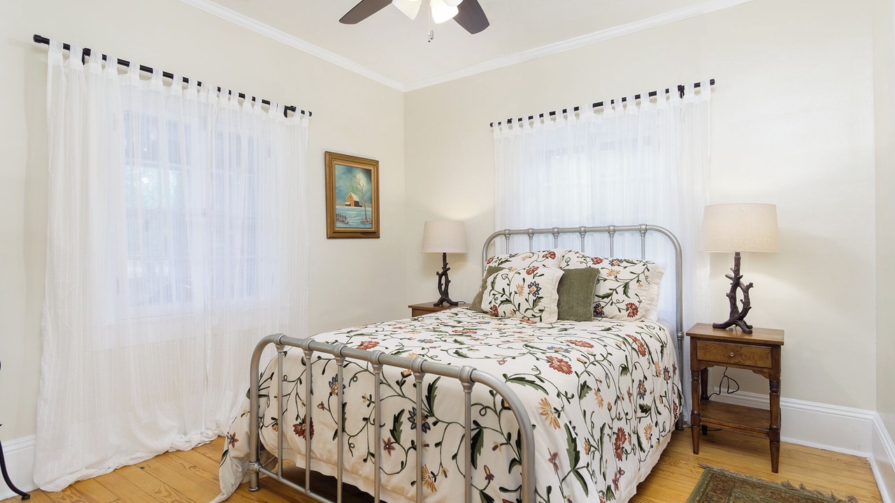 Photo of Bedroom in Black Mountain