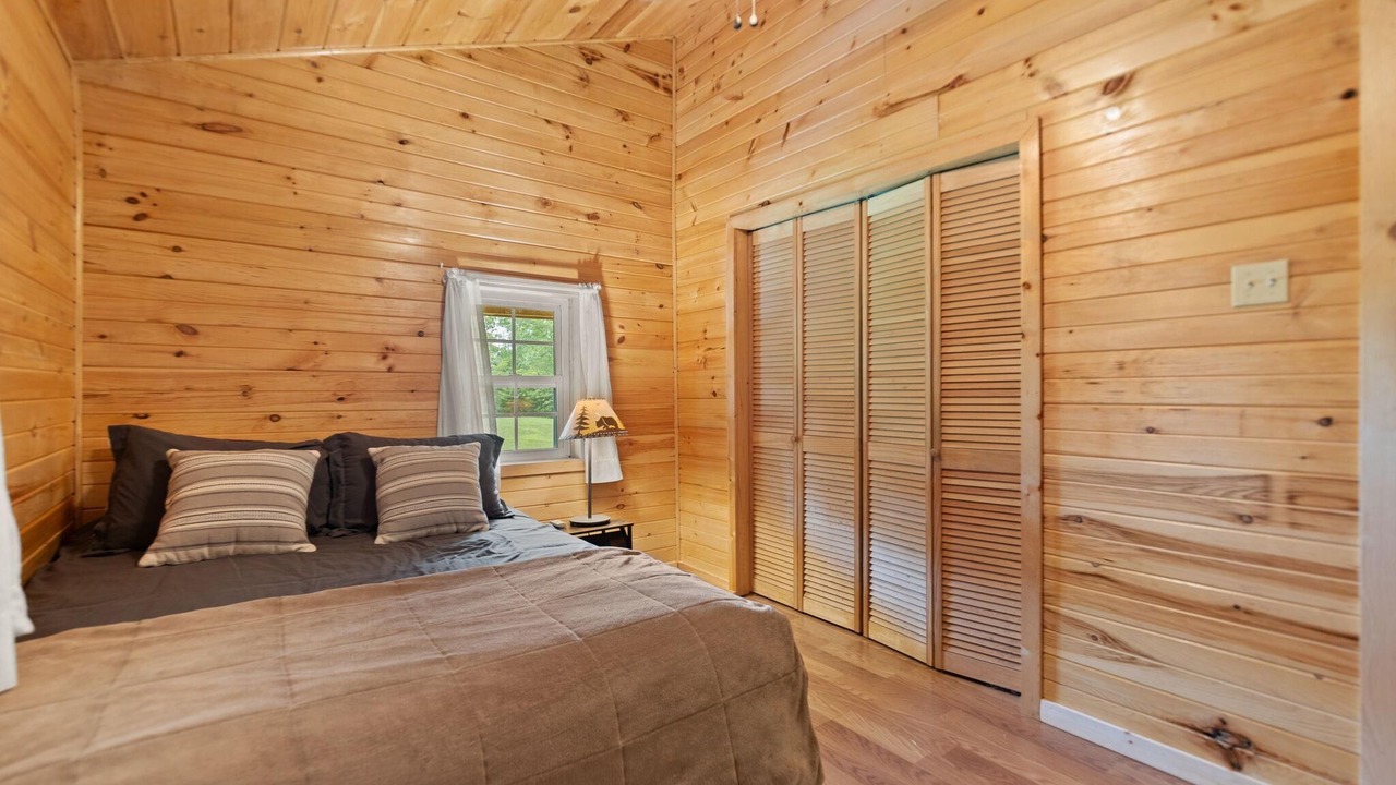 Photo of Bedroom in Rogers