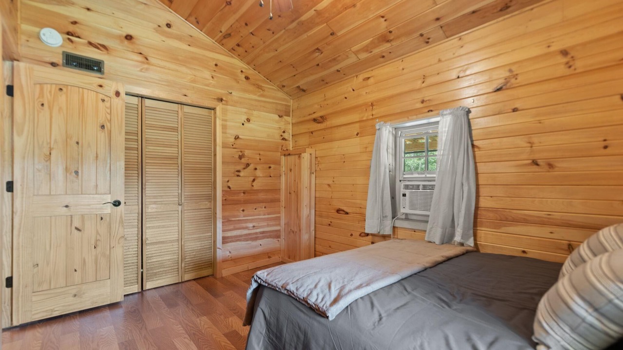 Photo of Bedroom in Rogers