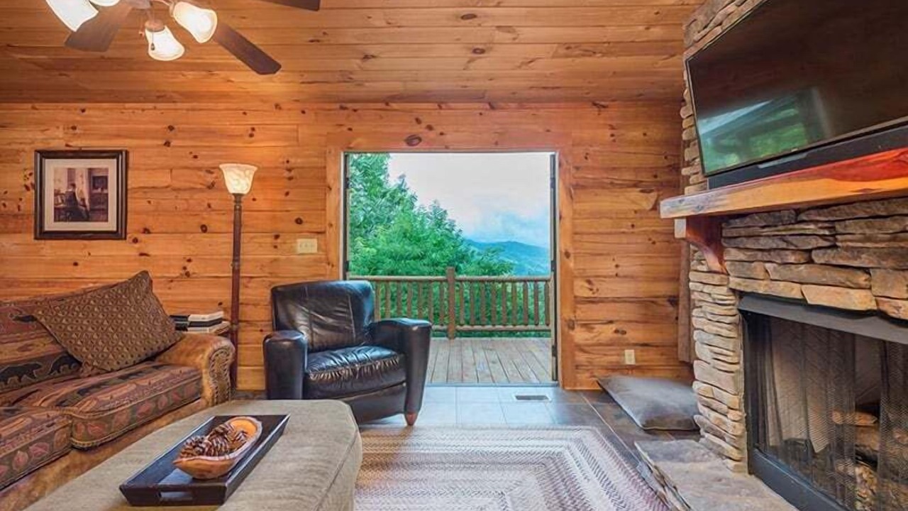 Photo of Livingroom in Fairview