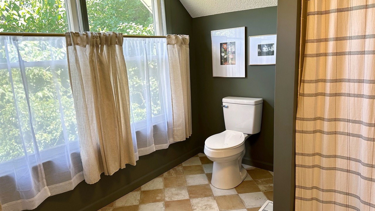 Photo of Bathroom in Jonesborough