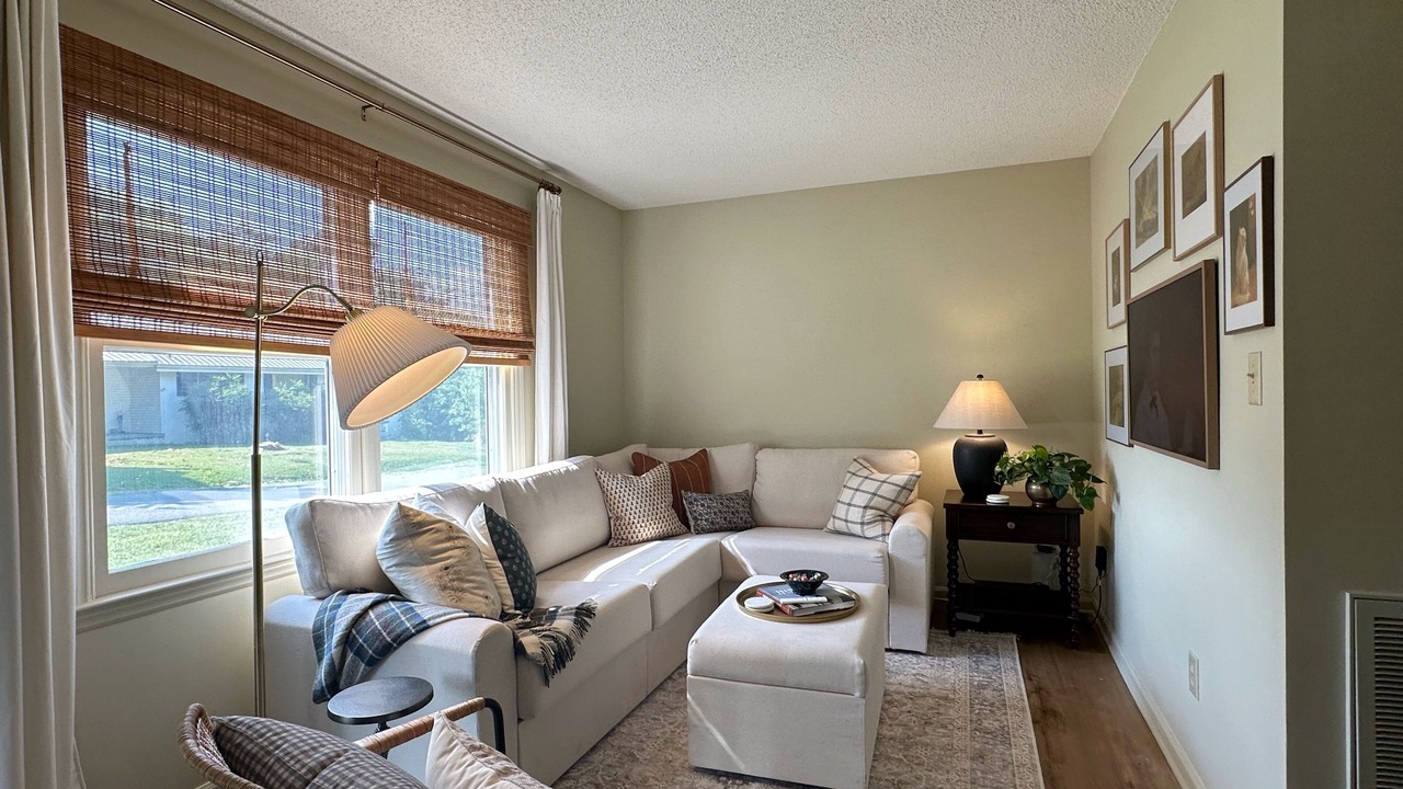Photo of Livingroom in Jonesborough