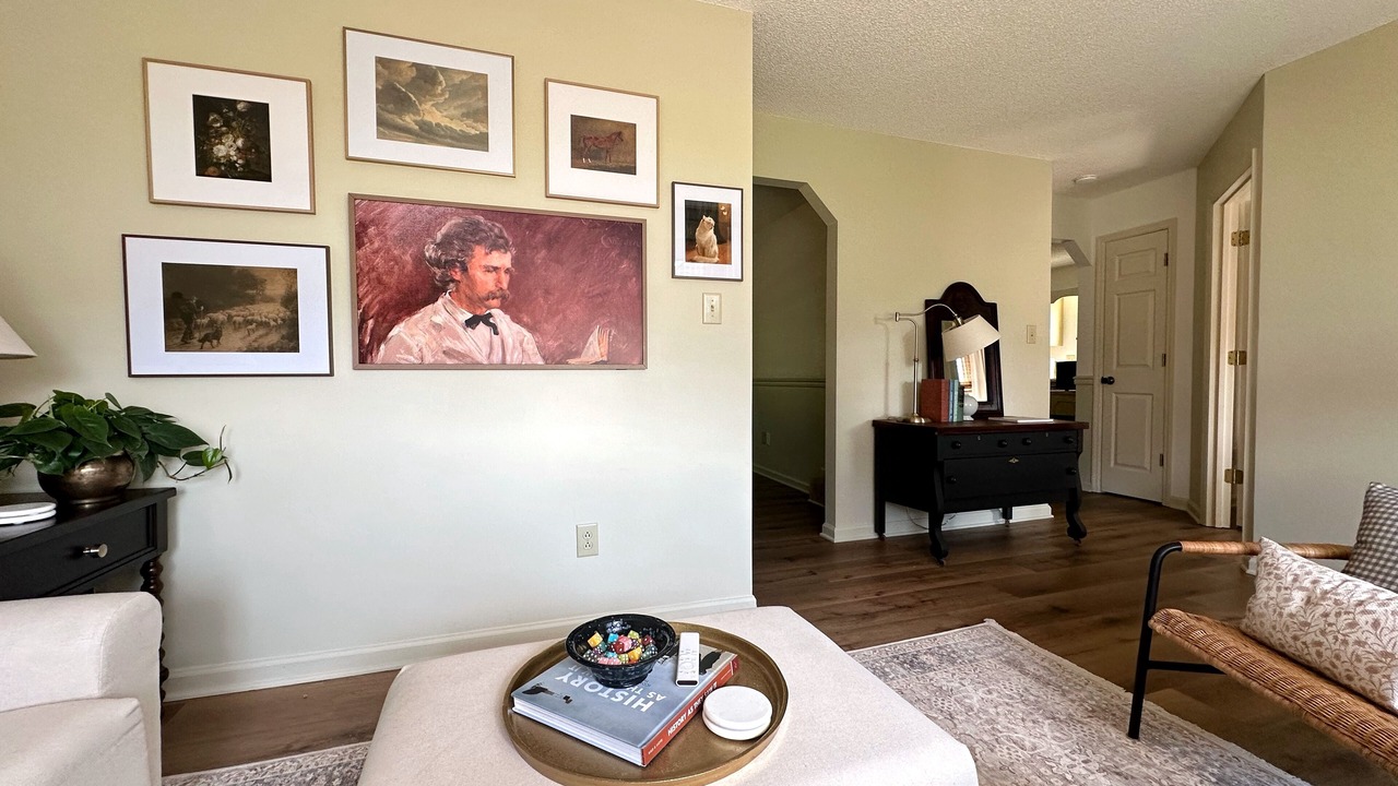 Photo of Livingroom in Jonesborough