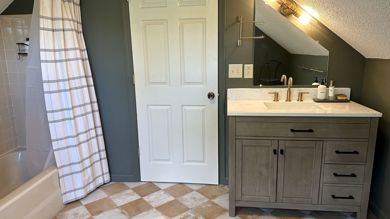 Photo of Bathroom in Jonesborough