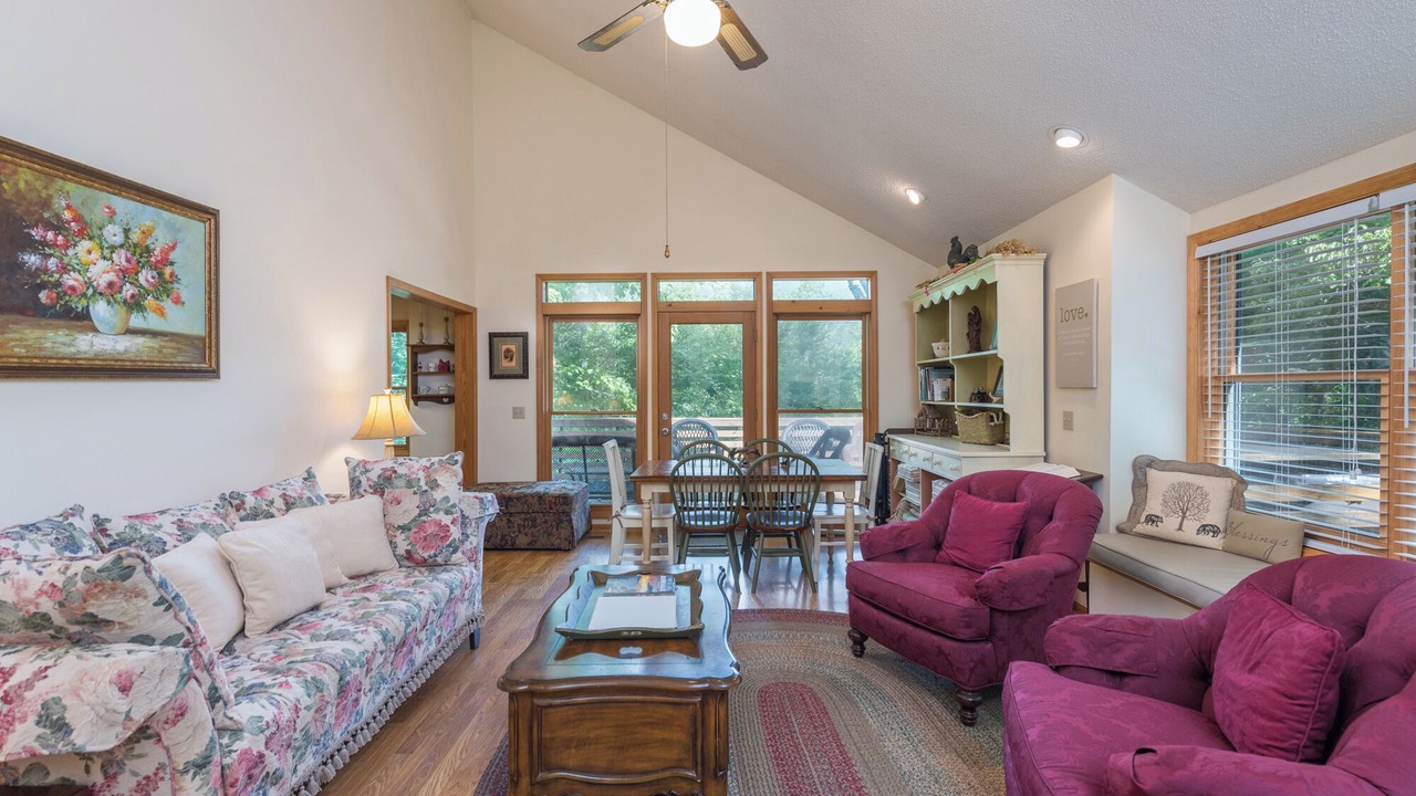 Photo of Livingroom in Black Mountain