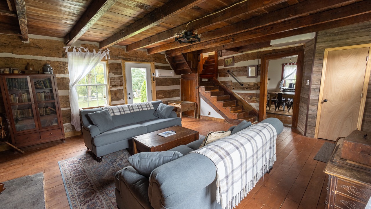 Photo of Livingroom in Lexington