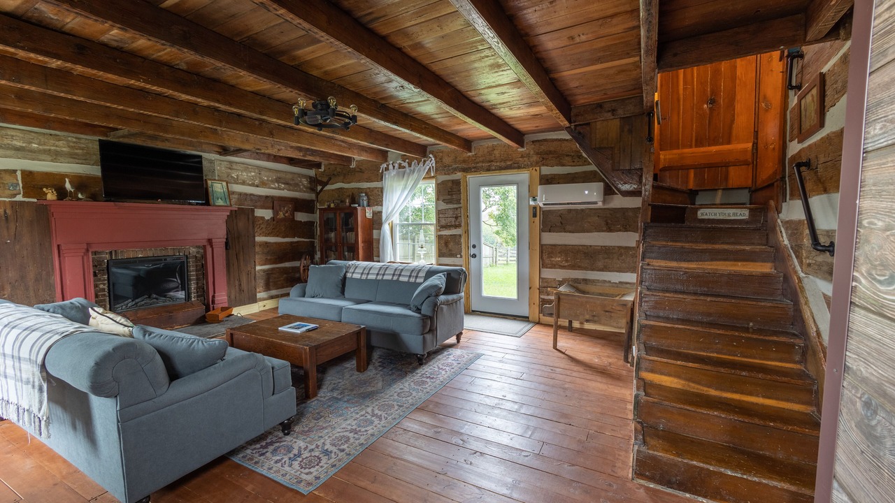 Photo of Livingroom in Lexington