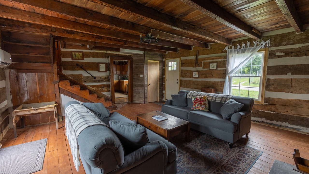 Photo of Livingroom in Lexington