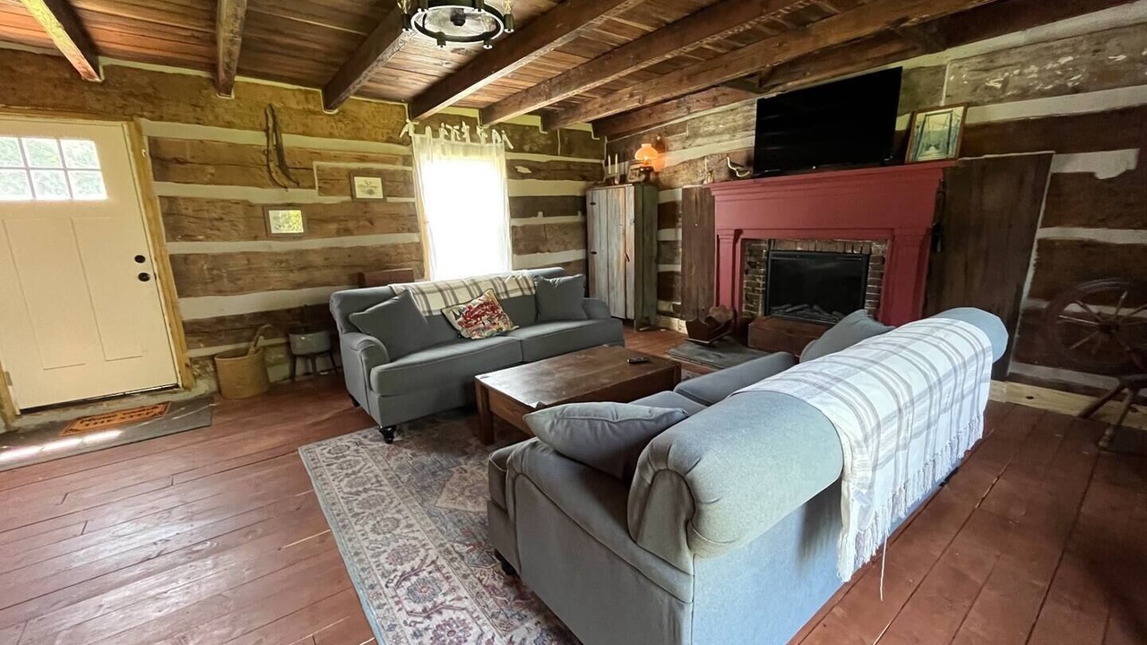 Photo of Livingroom in Lexington