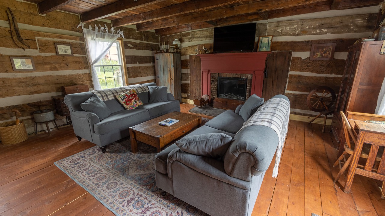 Photo of Livingroom in Lexington