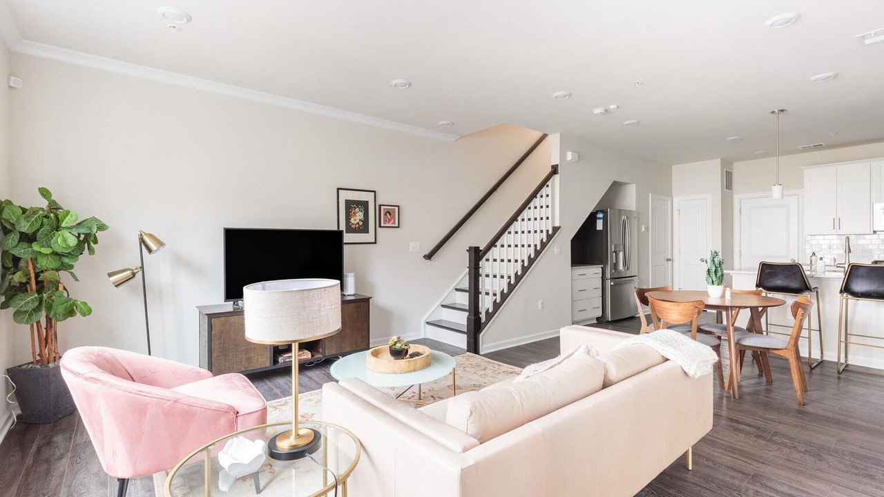 Photo of Livingroom in Ashburn