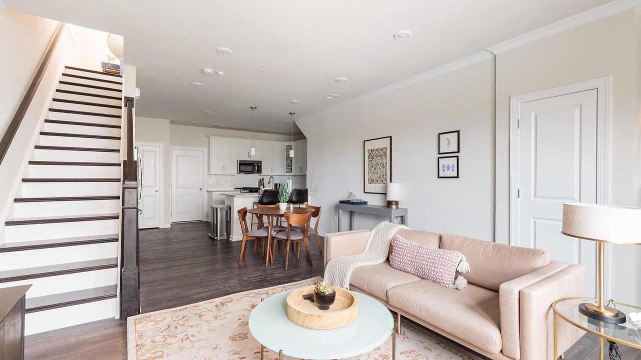 Photo of Livingroom in Ashburn