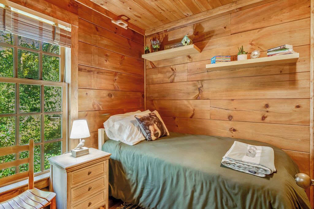 Photo of Bedroom in Rutherfordton