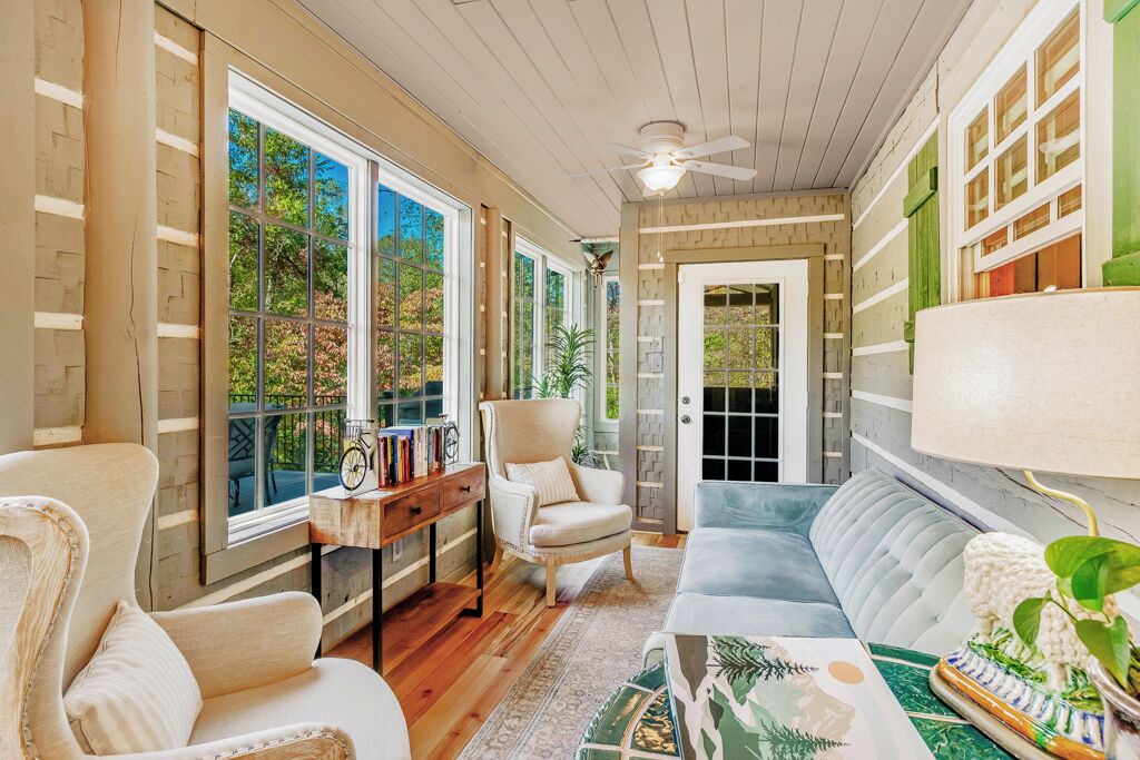Photo of Livingroom in Rutherfordton