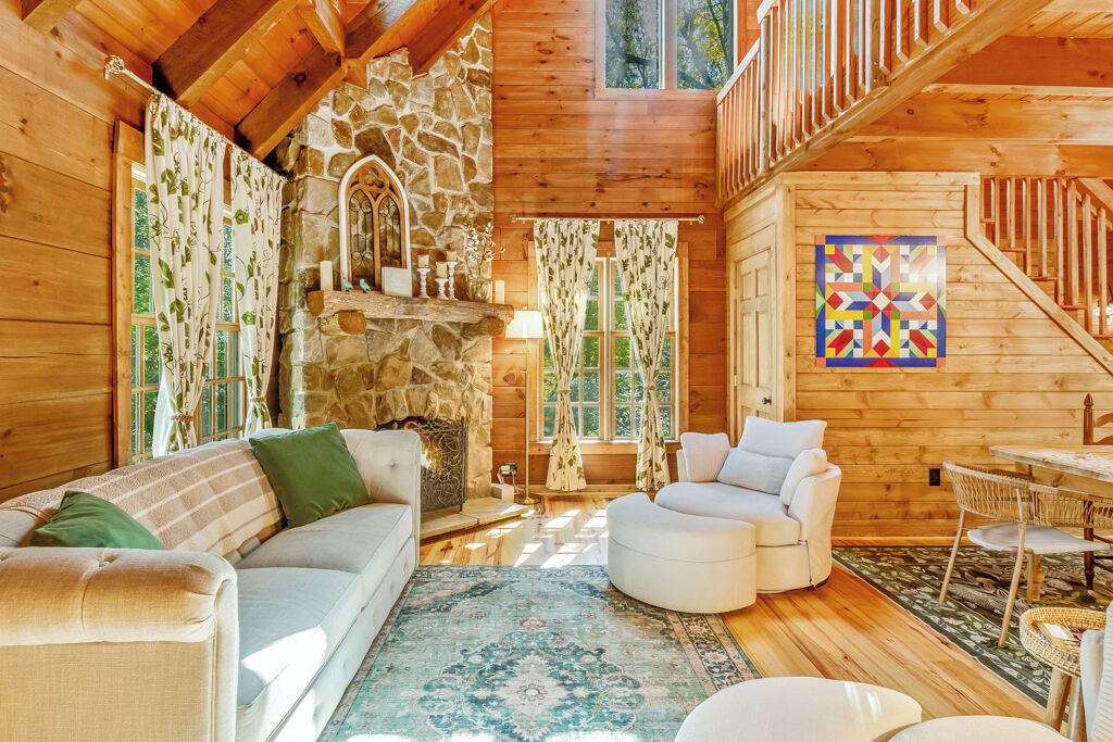 Photo of Livingroom in Rutherfordton