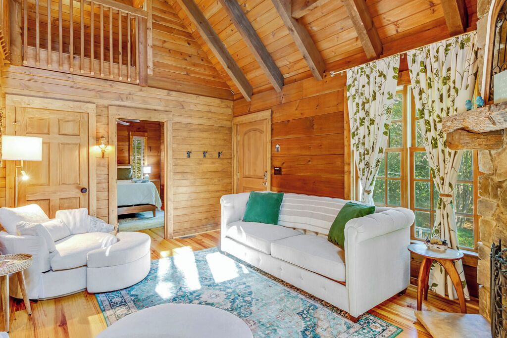 Photo of Livingroom in Rutherfordton