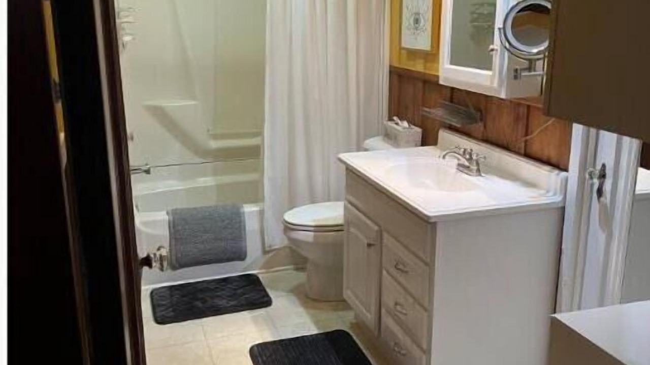 Photo of Bathroom in Hendersonville