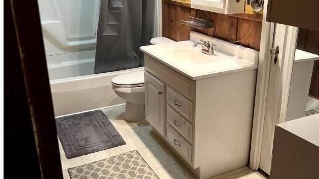 Photo of Bathroom in Hendersonville