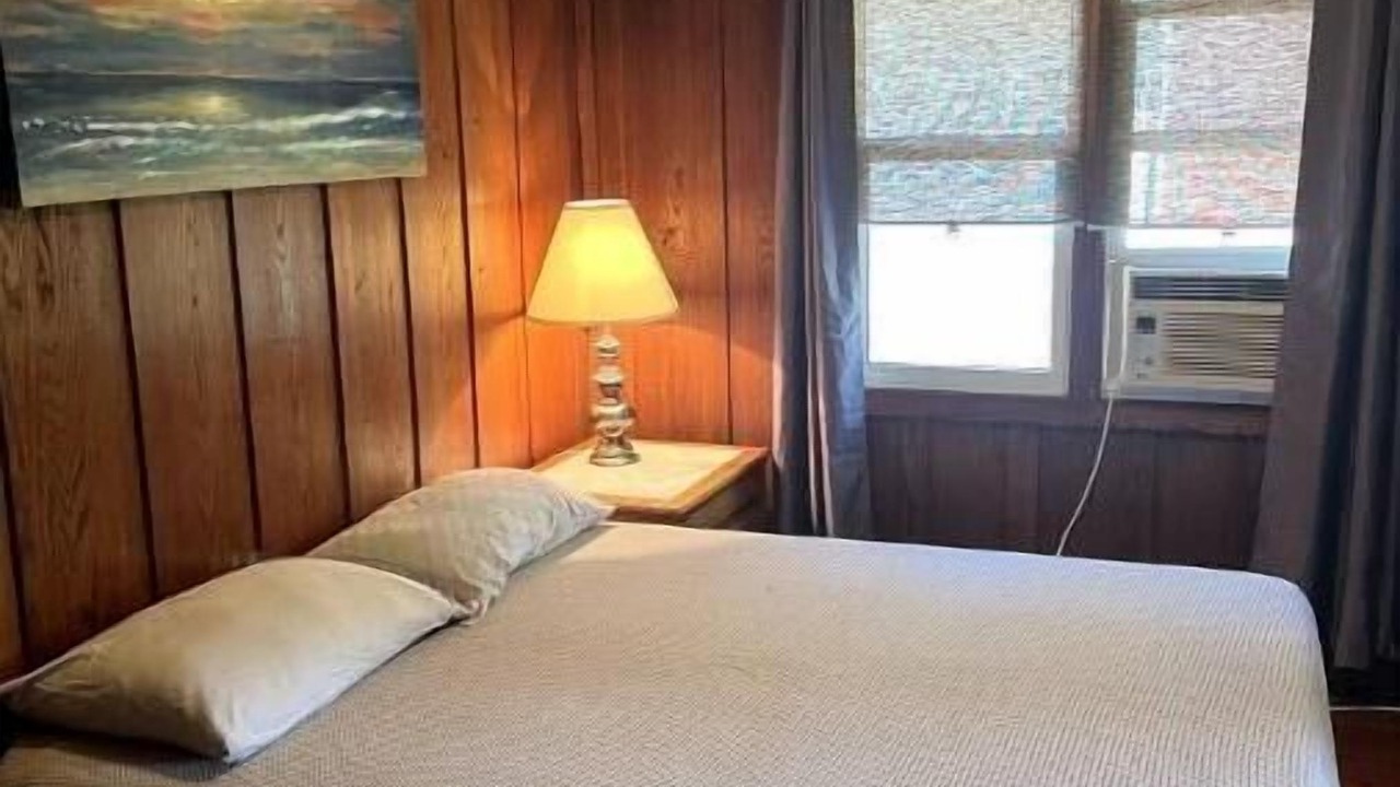 Photo of Bedroom in Hendersonville